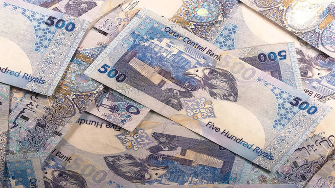 الريال القطري يواصل تأثيره على أسعار العملات العربية والأجنبية